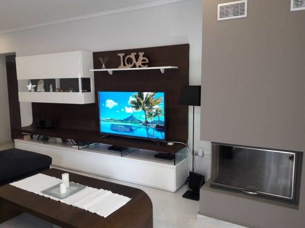 &Epsilon;&pi;ί&pi;&lambda;&omega;&sigma;&eta; - &Delta;&iota;&alpha;&kappa;ό&sigma;&mu;&eta;&sigma;&eta;